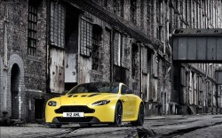 Aston Martin V12 Vantage S 2014